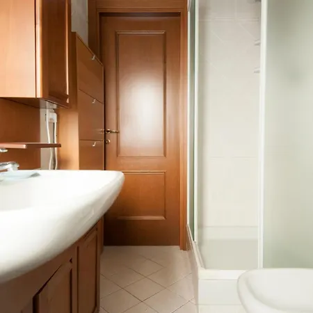Easy Explore - Ambrogiohost Appartement *
